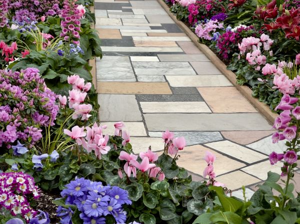 Cost of Garden Path Installation in Mission Viejo